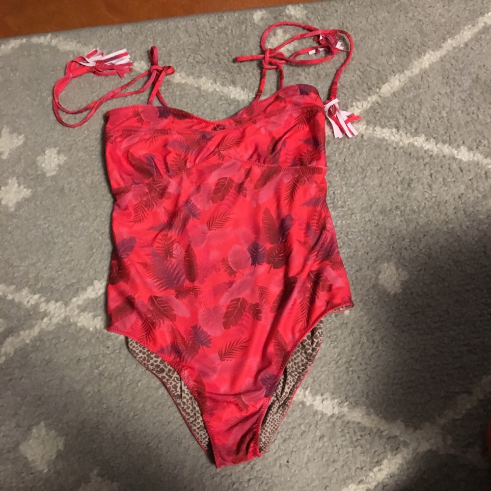 Acacia one piece